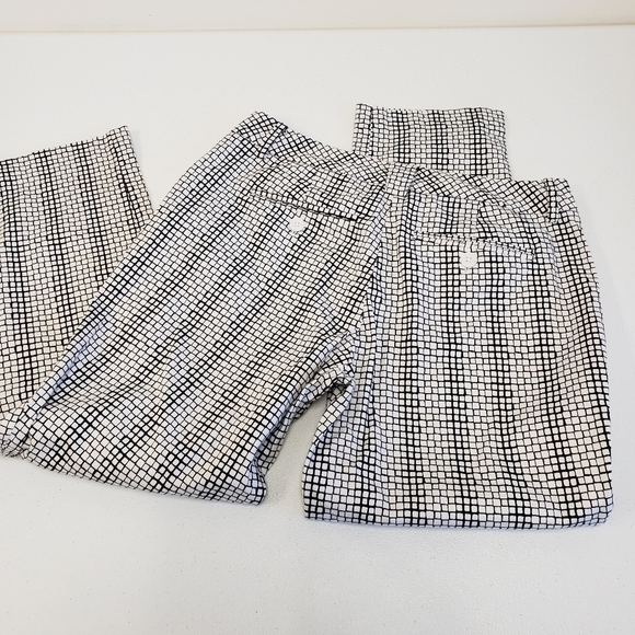 New York & Company Black White Squares Capris Size 2 - Picture 4 of 6